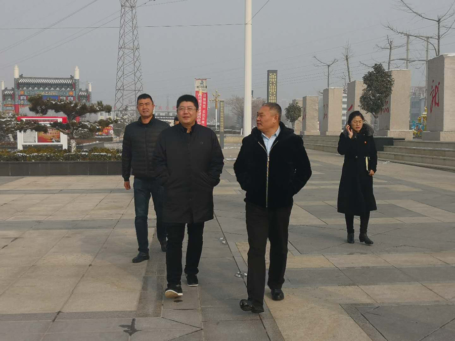 尊龙凯时集团董事长赴邹都会后八村考察