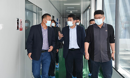 热烈接待中华天下供销相助总社济南果品研究院 张为宏董事长、山东省农业科学院农产品研究所彭立增博士一行莅临尊龙凯时集团旅行交流