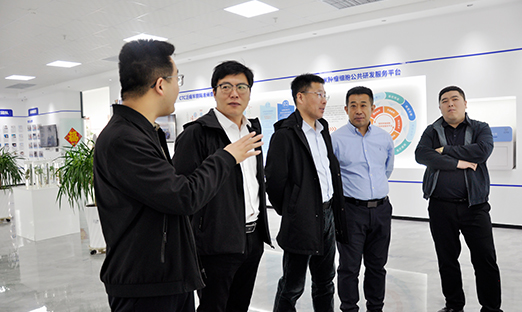 秦皇岛市抚宁区向导莅临尊龙凯时集团考察交流